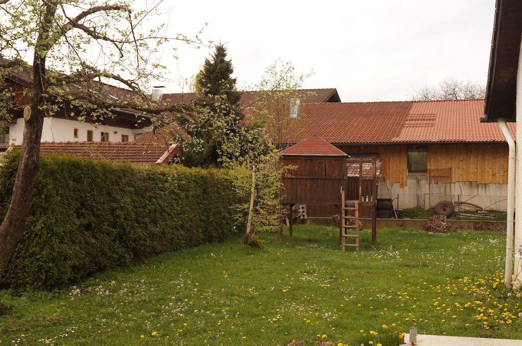 Ferienhaus Chiemsee Übersee Habitación foto